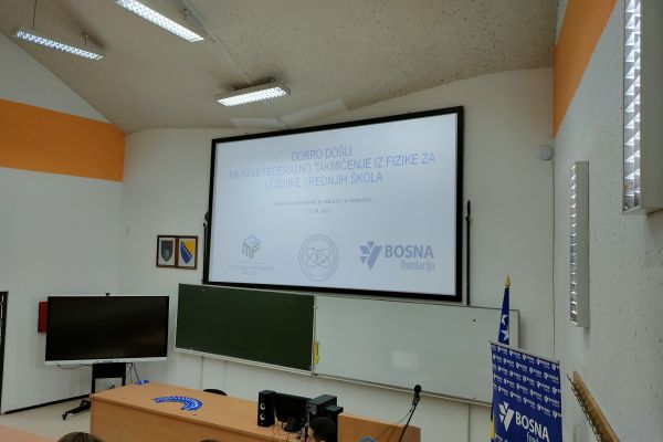 s26CE743F7-4B53-8CB4-59EE-5C6F15B389C5.jpg
